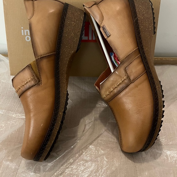 PIKOLINOS Women’s Tan Leather Loafers - Picture 6 of 9